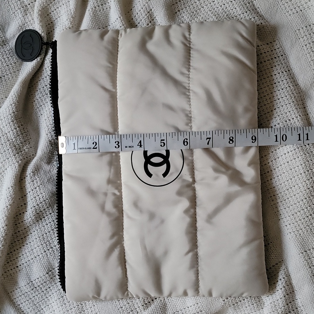 Chanel Cream Taupe Nude Puffy Nylon Carryall Makeup Bag Toiletry Pouch C… - Picture 10 of 10